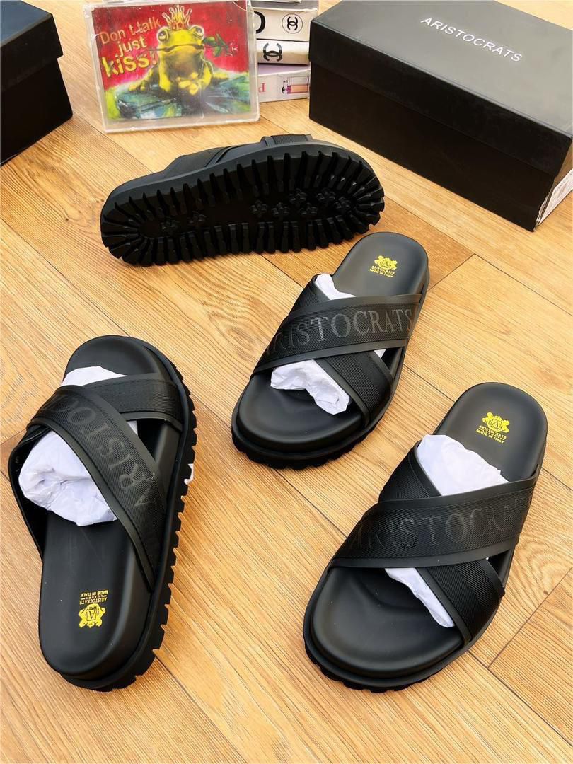 Aristocrats Crossband Sliders (Black)