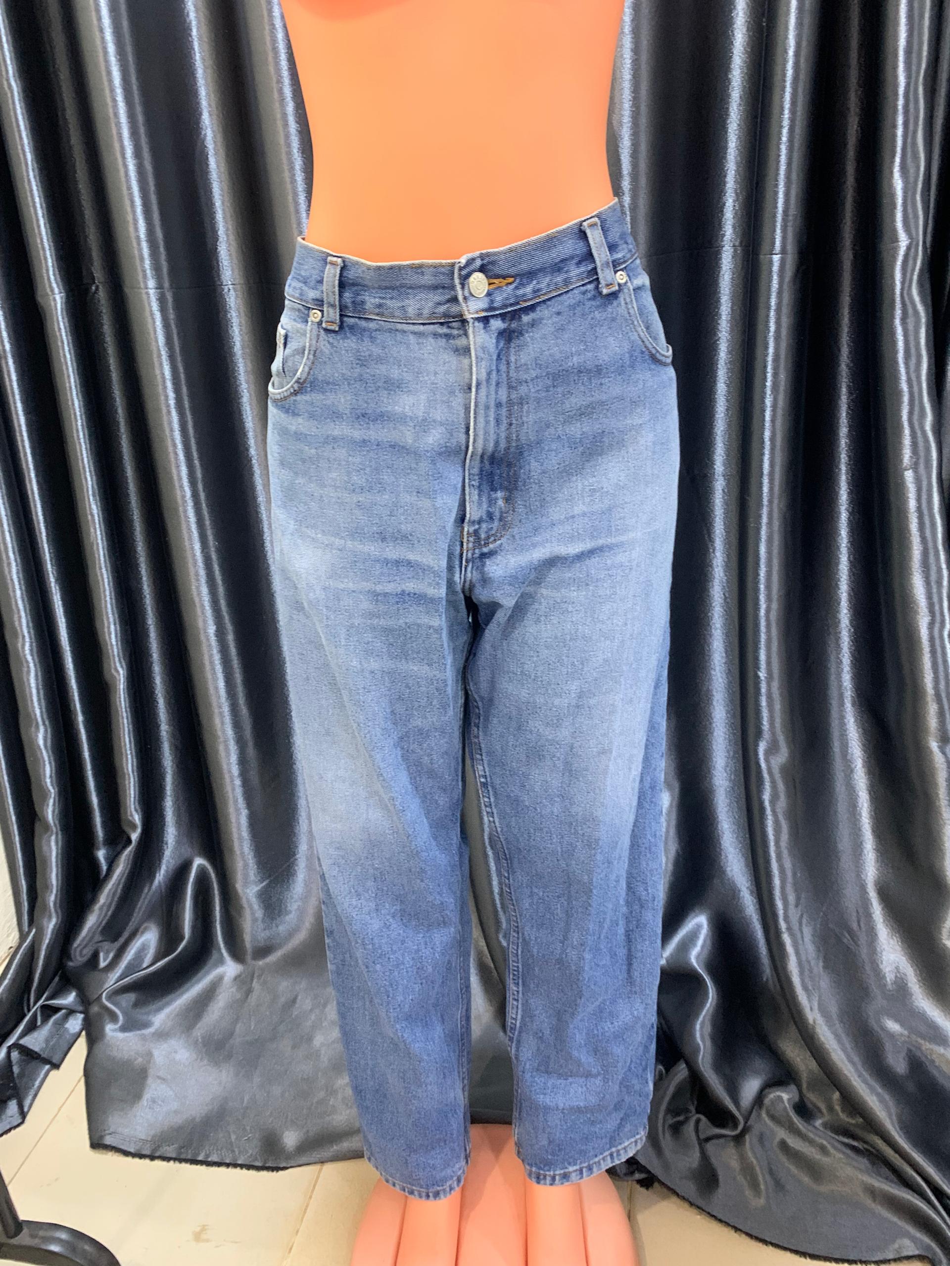 Barrel-Leg Denim Jeans
